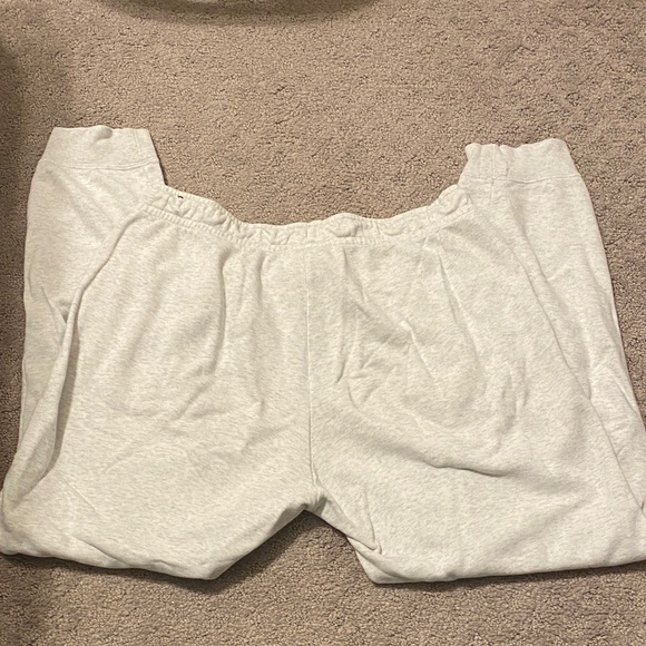 Nike Women’s Light Heathered Gray Joggers size M - Picture 3 of 4